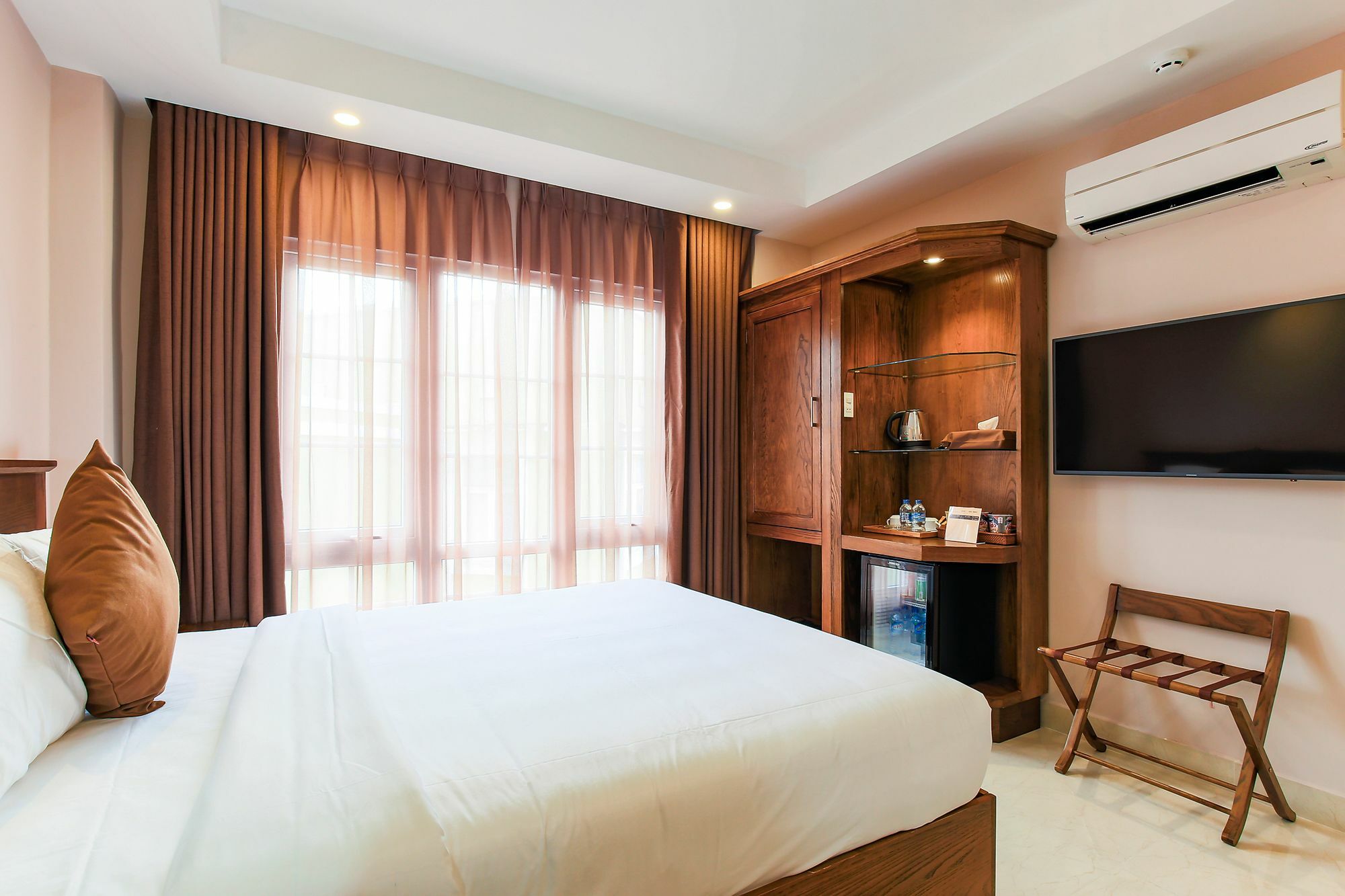 Hoang Lan Hotel Ho Şi Min Exterior foto