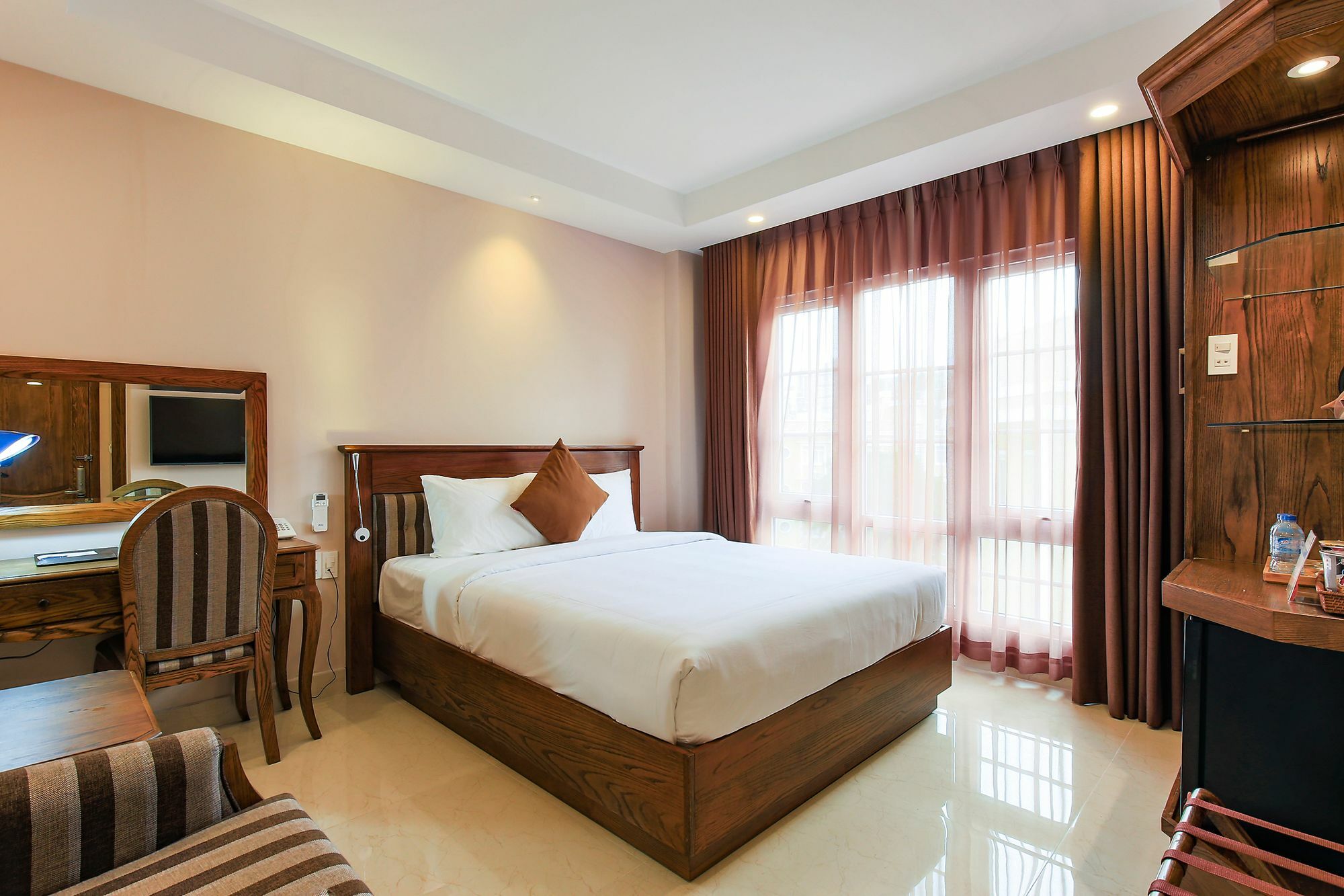 Hoang Lan Hotel Ho Şi Min Exterior foto